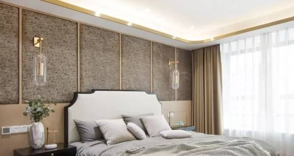 轻奢又高级！120㎡新中式家装效果，沙发背墙的立体铜扇太美了 (图8)