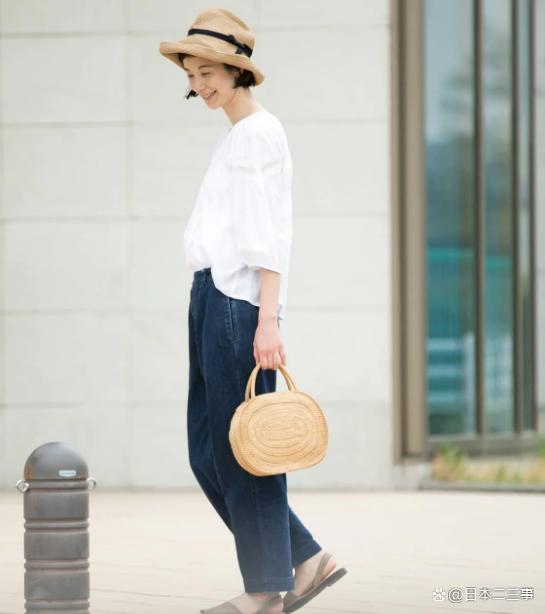 日本主妇的简约穿搭被曝光：懂得极简的人，穿着自带风格(图2)