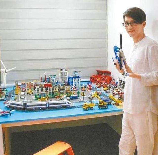 参观林志炫住的豪宅,整体面积2500平方米,装修参照东南亚的设计 (图1) 参观林志炫住的豪宅,整体面积2500平方米,装修参照东南亚的设计 (图1)
